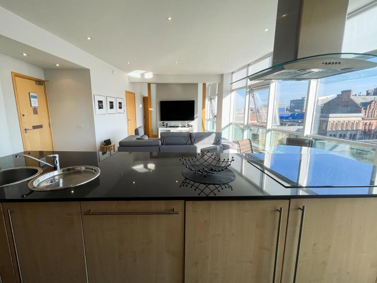 City Centre 2-Bed Apartment Parking Jacuzzi Bath Glasgow Exterior foto